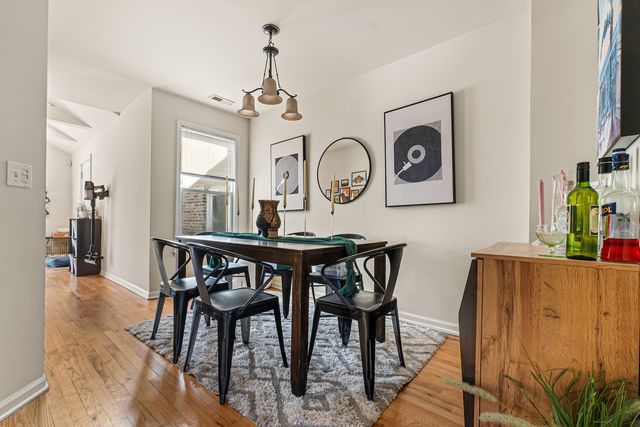 1927 W Ohio Street, Chicago, IL 60622