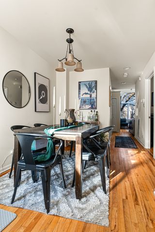 1927 W Ohio Street, Chicago, IL 60622