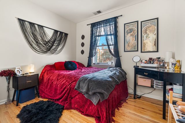 1927 W Ohio Street, Chicago, IL 60622