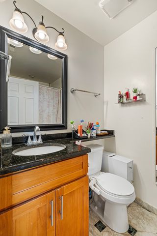 1927 W Ohio Street, Chicago, IL 60622