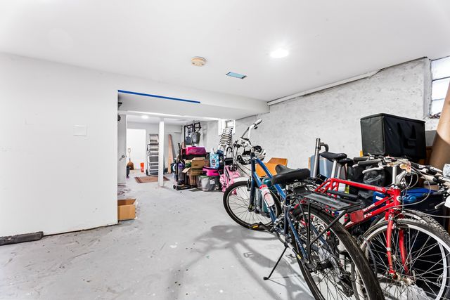 1927 W Ohio Street, Chicago, IL 60622