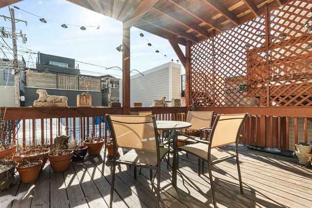 1927 W Ohio Street, Chicago, IL 60622