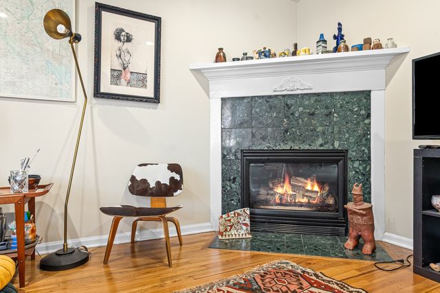 1927 W Ohio Street, Chicago, IL 60622