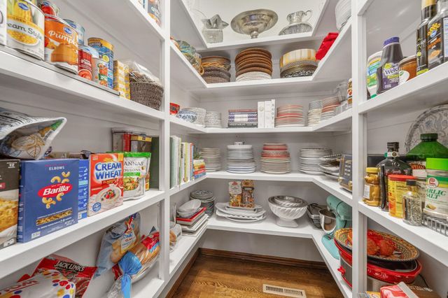 2541 N Loch Lomond Ct, Wichita, KS 67228