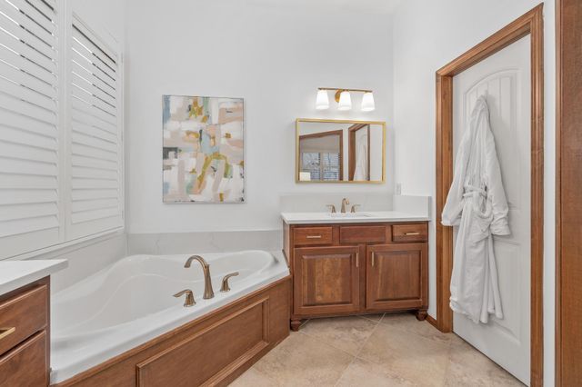 2541 N Loch Lomond Ct, Wichita, KS 67228