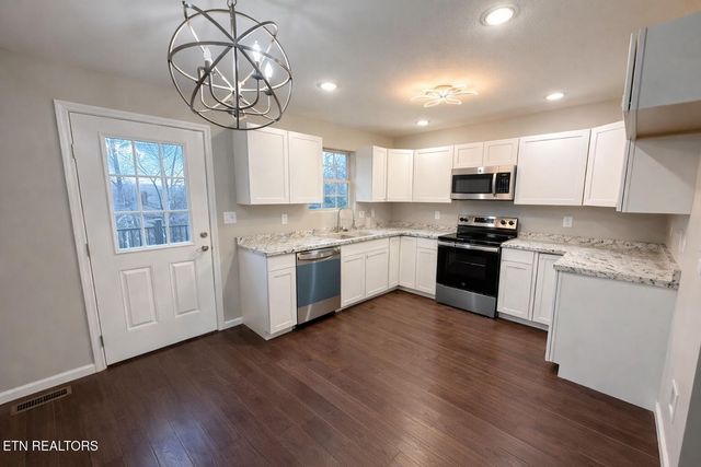 264 Wilberforce Ave, Oak Ridge, TN 37830