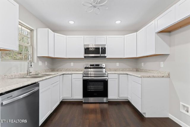 264 Wilberforce Ave, Oak Ridge, TN 37830