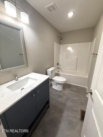 264 Wilberforce Ave, Oak Ridge, TN 37830