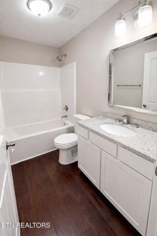 264 Wilberforce Ave, Oak Ridge, TN 37830