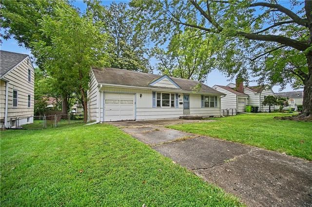 5733 Dearborn Street, Mission, KS 66202