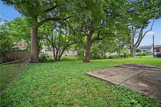 5733 Dearborn Street, Mission, KS 66202