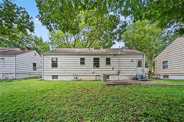 5733 Dearborn Street, Mission, KS 66202