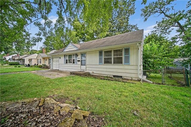 5733 Dearborn Street, Mission, KS 66202