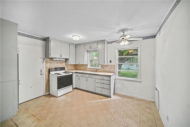 5733 Dearborn Street, Mission, KS 66202