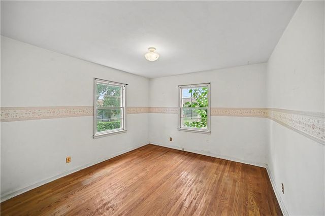5733 Dearborn Street, Mission, KS 66202