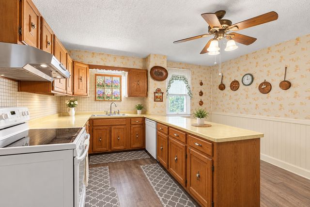 20 Division Street, Algonquin, IL 60102