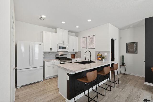 5008 ARROW VIS, Marion, TX 78124