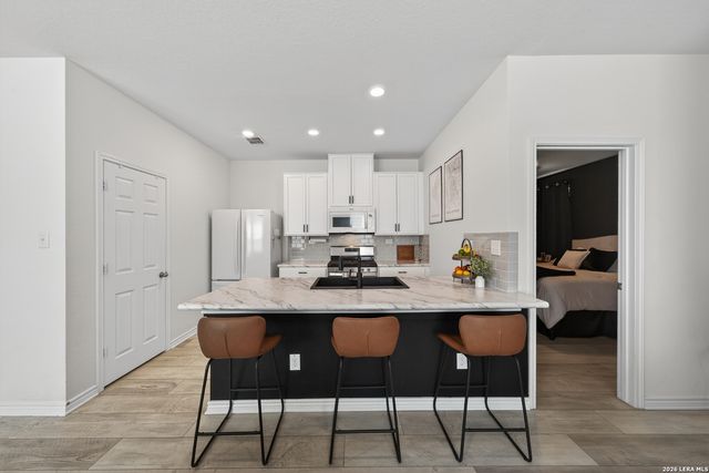 5008 ARROW VIS, Marion, TX 78124