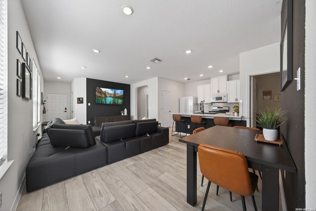 5008 ARROW VIS, Marion, TX 78124