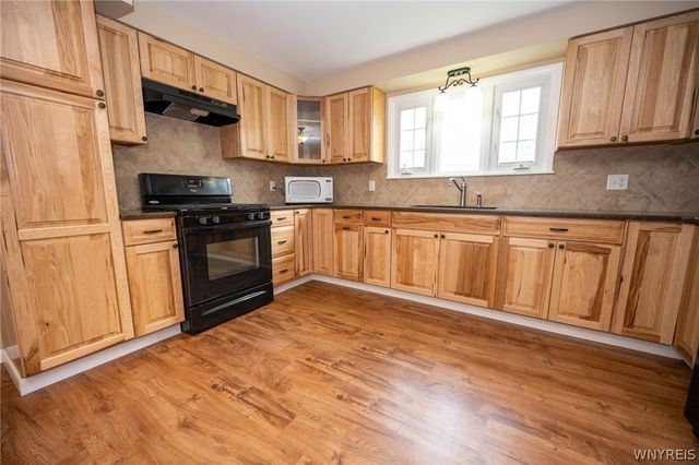 40 Woodmar Terrace, West Seneca, NY 14224