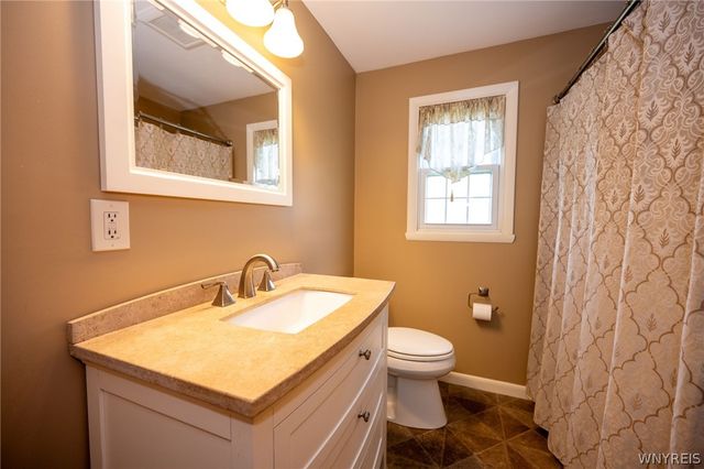 40 Woodmar Terrace, West Seneca, NY 14224