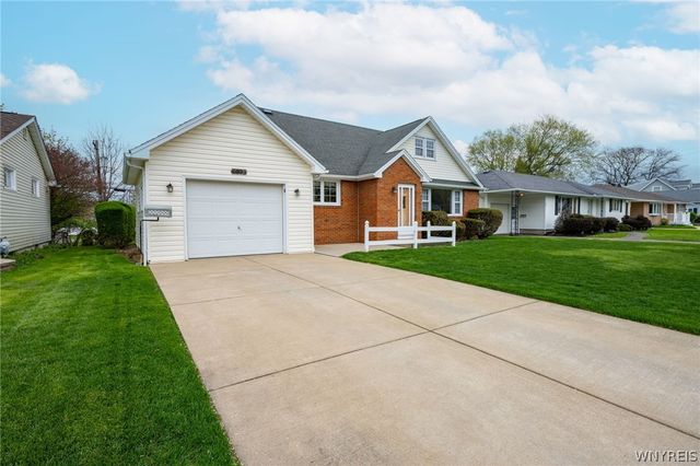 40 Woodmar Terrace, West Seneca, NY 14224