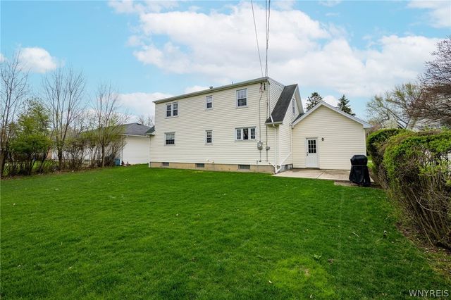 40 Woodmar Terrace, West Seneca, NY 14224