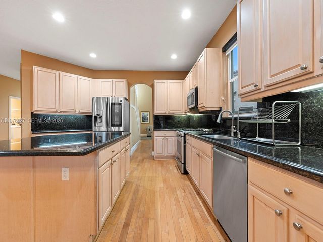 1104 NW 139th Avenue, Pembroke Pines, FL 33028