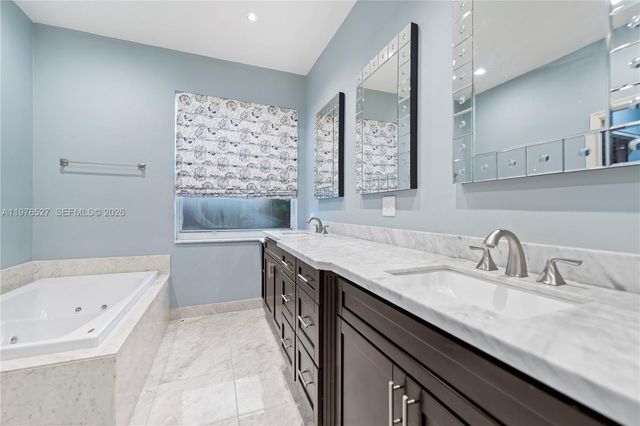 1104 NW 139th Avenue, Pembroke Pines, FL 33028