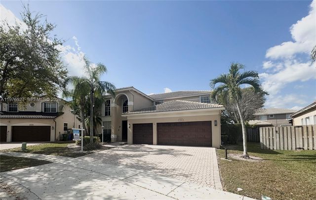 1104 NW 139th Avenue, Pembroke Pines, FL 33028