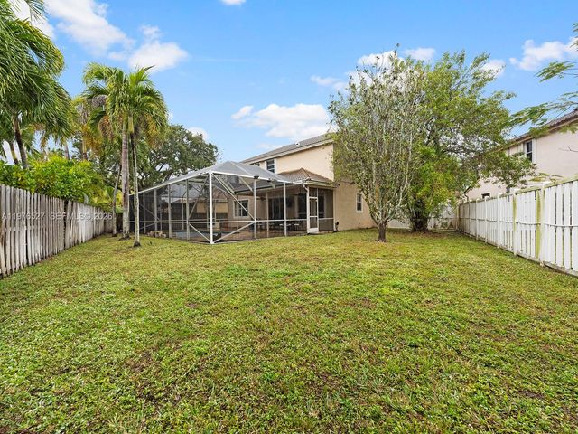 1104 NW 139th Avenue, Pembroke Pines, FL 33028