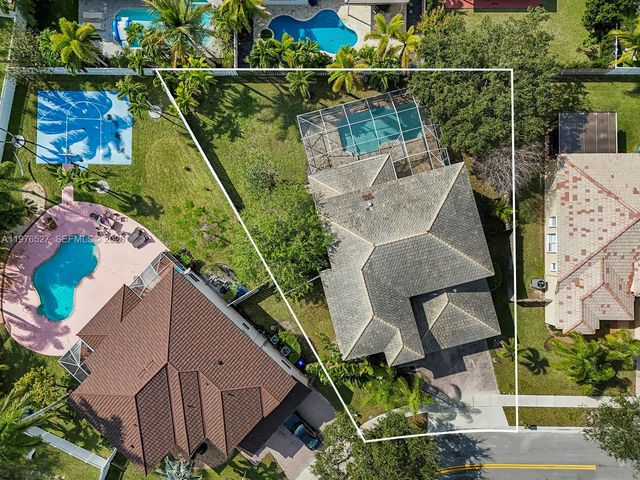 1104 NW 139th Avenue, Pembroke Pines, FL 33028