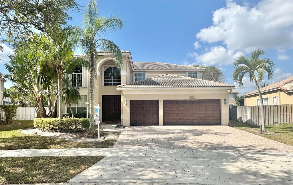 1104 NW 139th Avenue, Pembroke Pines, FL 33028