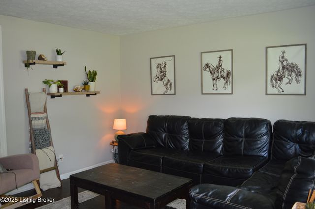 3717 Wednesday Way, Louisville, KY 40219