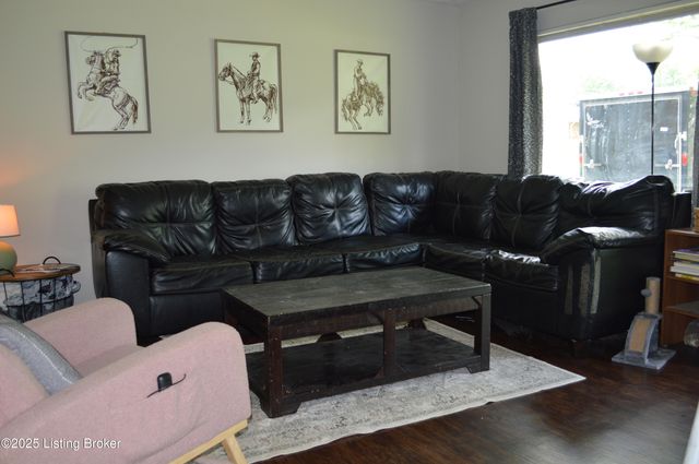 3717 Wednesday Way, Louisville, KY 40219