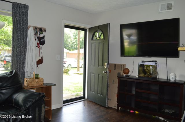 3717 Wednesday Way, Louisville, KY 40219