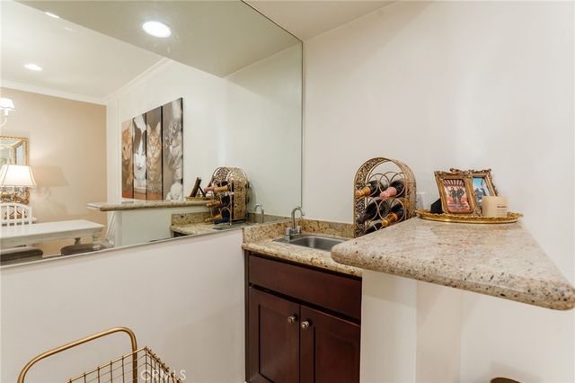 2332 Fox Hills 103, Los Angeles, CA 90064