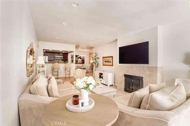 2332 Fox Hills 103, Los Angeles, CA 90064