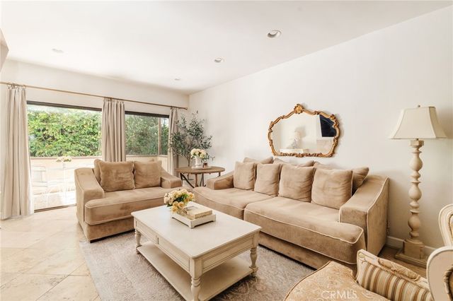 2332 Fox Hills 103, Los Angeles, CA 90064