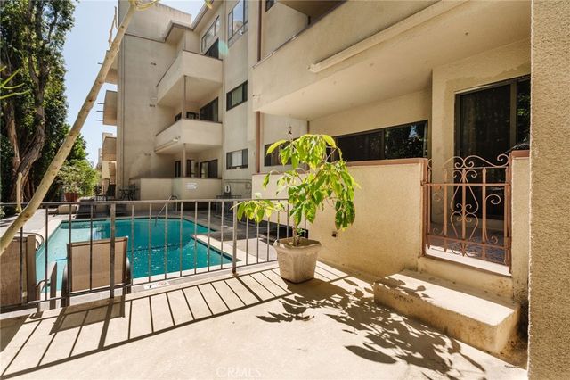 2332 Fox Hills 103, Los Angeles, CA 90064