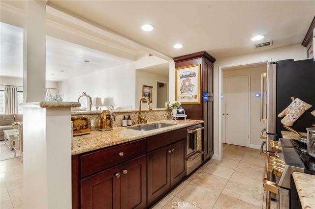 2332 Fox Hills 103, Los Angeles, CA 90064
