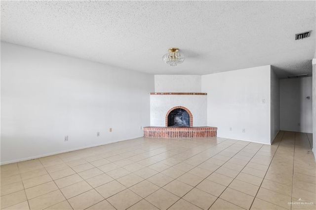 303 Forest Hills Drive 17, Weslaco, TX 78596