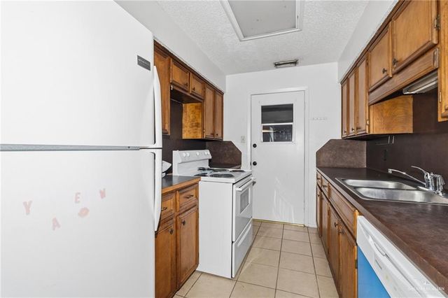 303 Forest Hills Drive 17, Weslaco, TX 78596