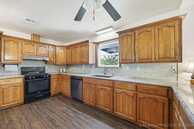 15232 E 495 Road, Claremore, OK 74019