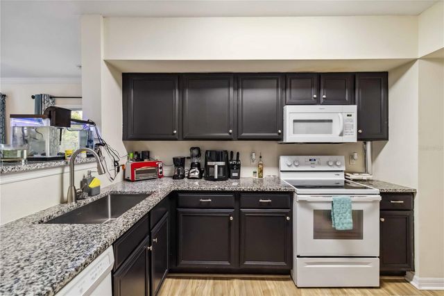 1000 VILLAGIO CIRCLE 105, Sarasota, FL 34237