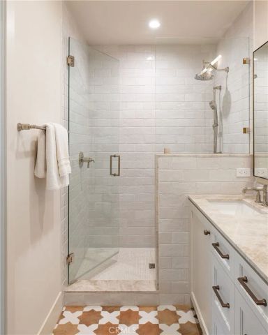 215 Lonetree, Irvine, CA 92603