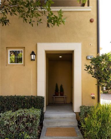 215 Lonetree, Irvine, CA 92603
