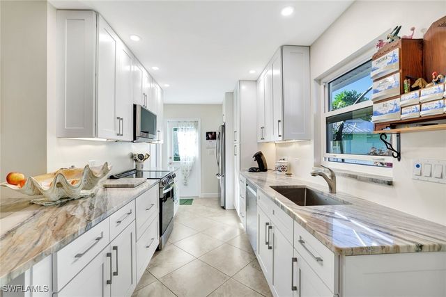 55 9th ST, Bonita Springs, FL 34134