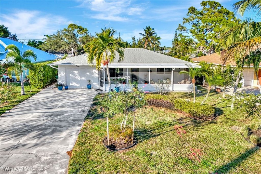55 9th ST, Bonita Springs, FL 34134