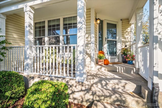 390 Windermere Way, Lake In The Hills, IL 60156